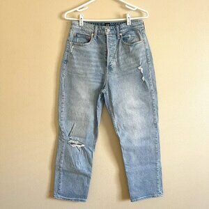 Women's Gap Curvy Cheeky Straight Light Wash Distressed Jeans, Size 10 Curvy